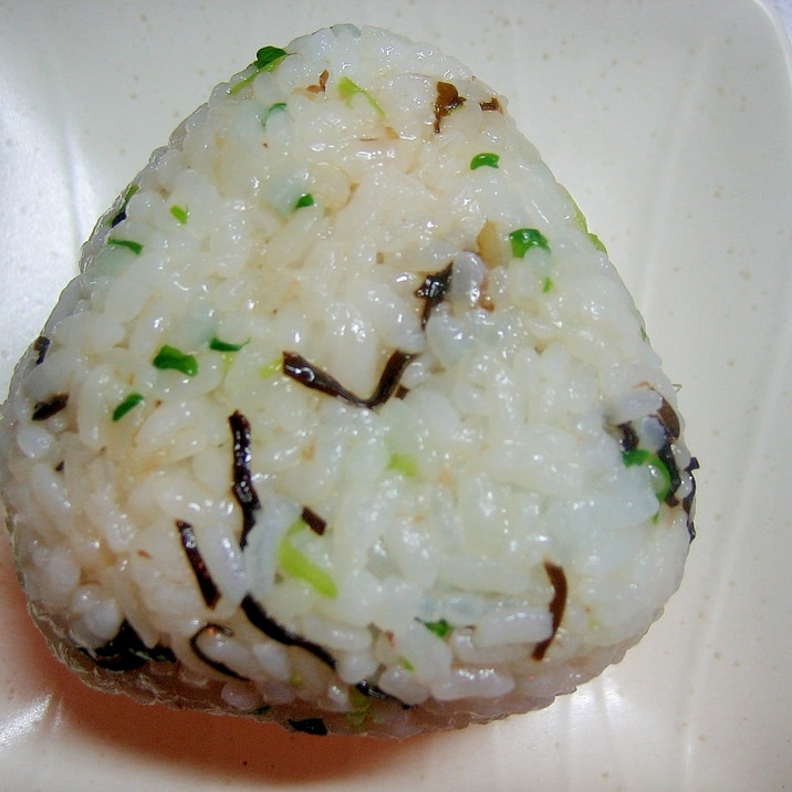 豆苗と塩昆布のおかかおにぎり レシピ 作り方 By パンダ大好きねこ 楽天レシピ 豆苗と塩昆布のおかかおにぎり レシピ 作り方 By パンダ大好きねこ 楽天レシピ